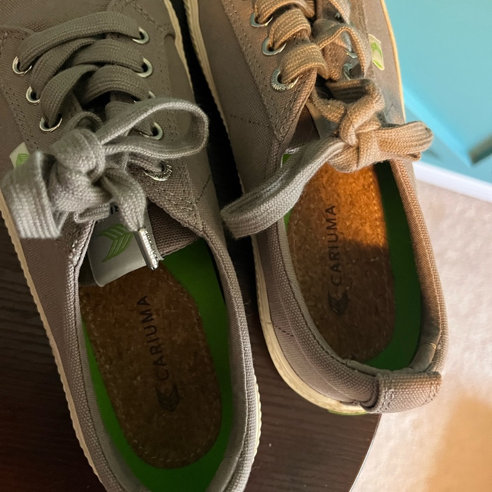Shoes - Picture 4 of 5
